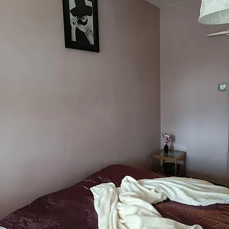 Apartment Gustowne Mieszkanie Z Ogrodkiem Na Zielonym Ursynowie, Przy Metrze, Sggw, Onkologii *