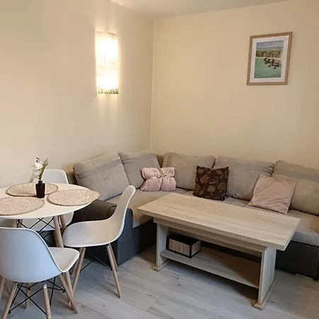 Apartment Gustowne Mieszkanie Z Ogrodkiem Na Zielonym Ursynowie, Przy Metrze, Sggw, Onkologii Warsaw