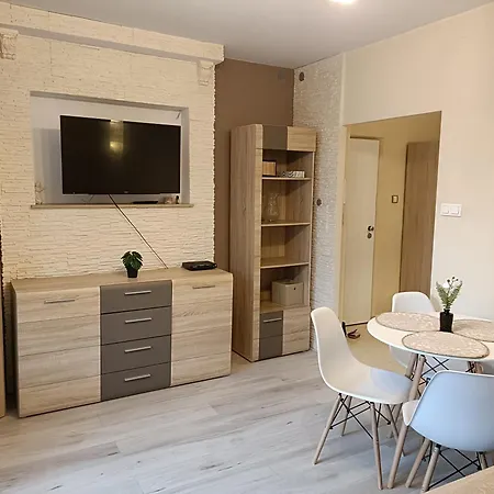 Apartment Gustowne Mieszkanie Z Ogrodkiem Na Zielonym Ursynowie, Przy Metrze, Sggw, Onkologii Warsaw